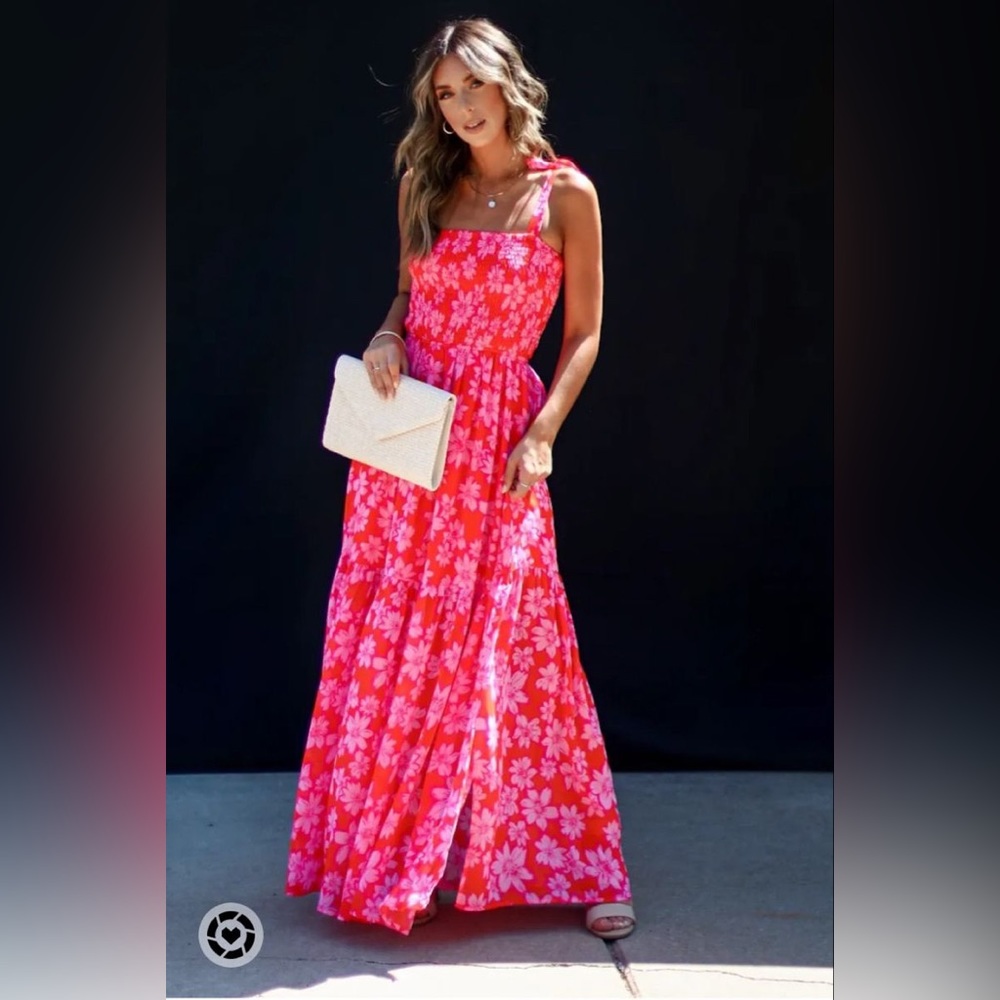 VICI NWT Cascais Smocked Maxi Dress in Pink/Red Floral (size large)